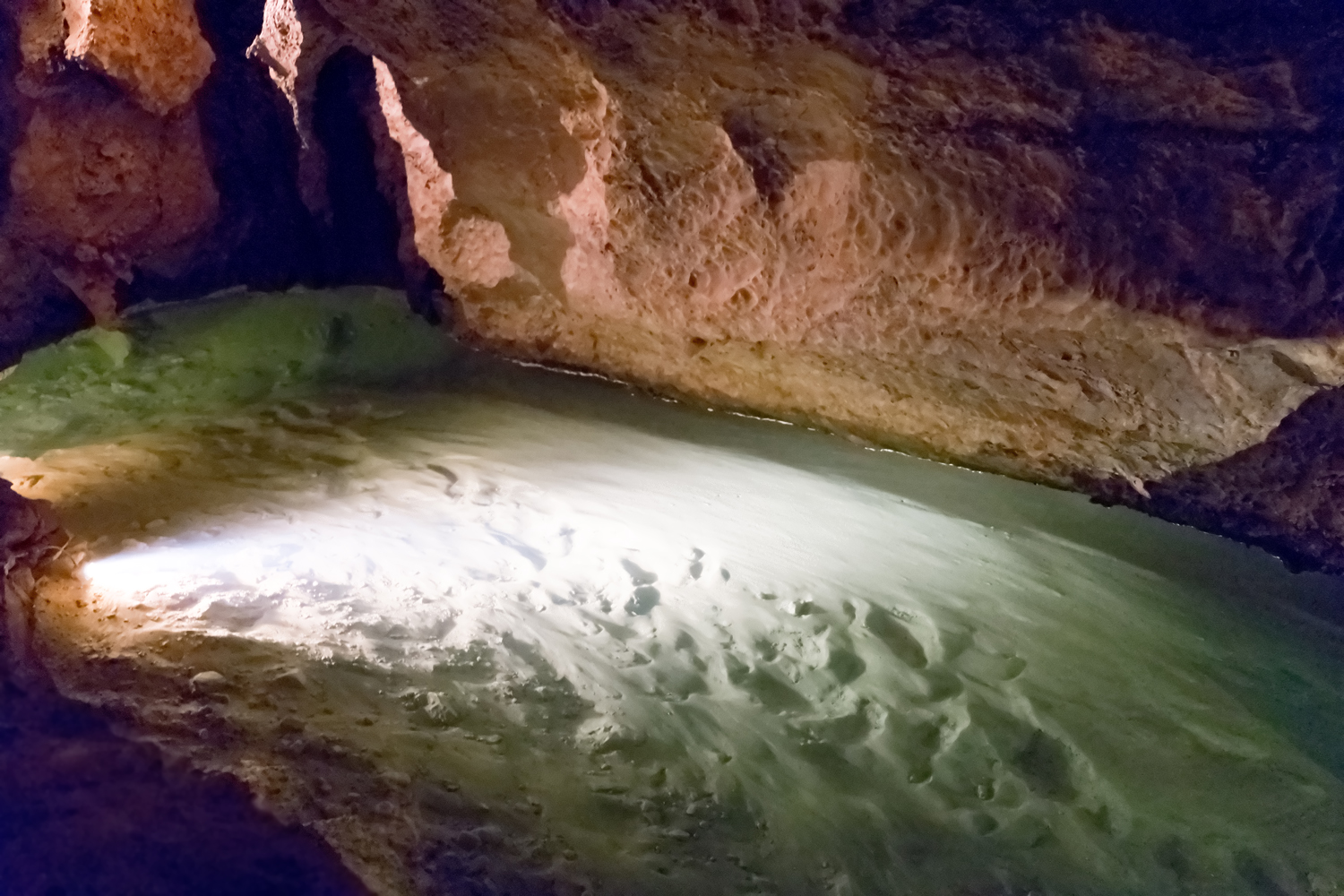 Jenolan Caves underground Jenolan River