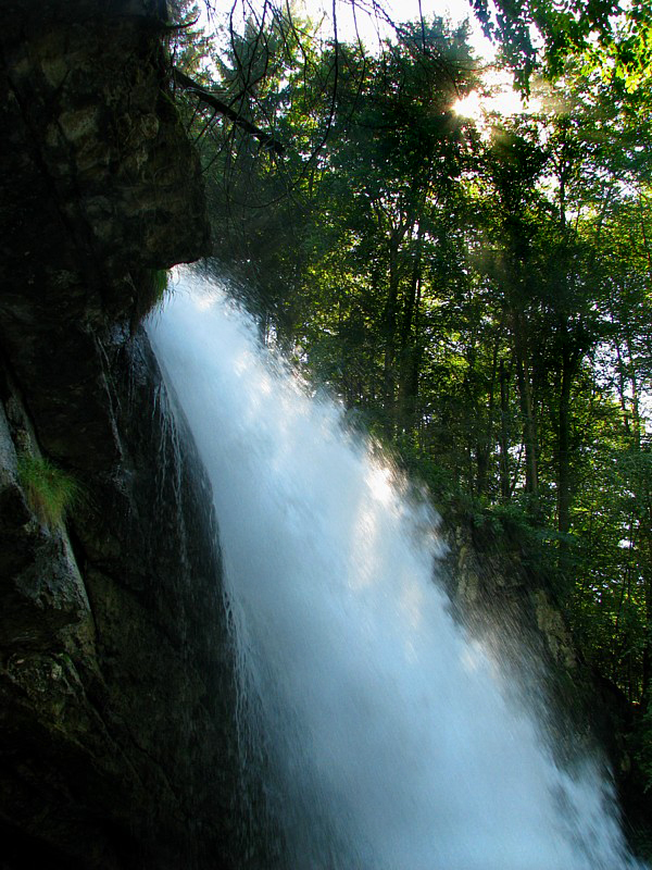 Sous la chute