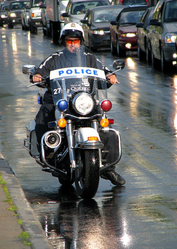 police en moto pendant le 400e