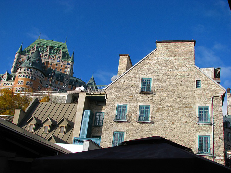 vers le château