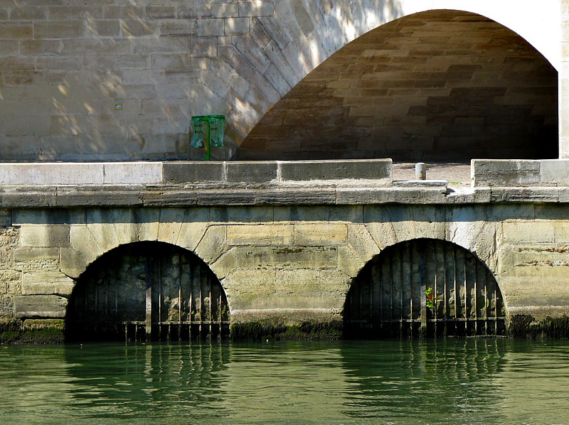 le quai sous le Pont-neuf