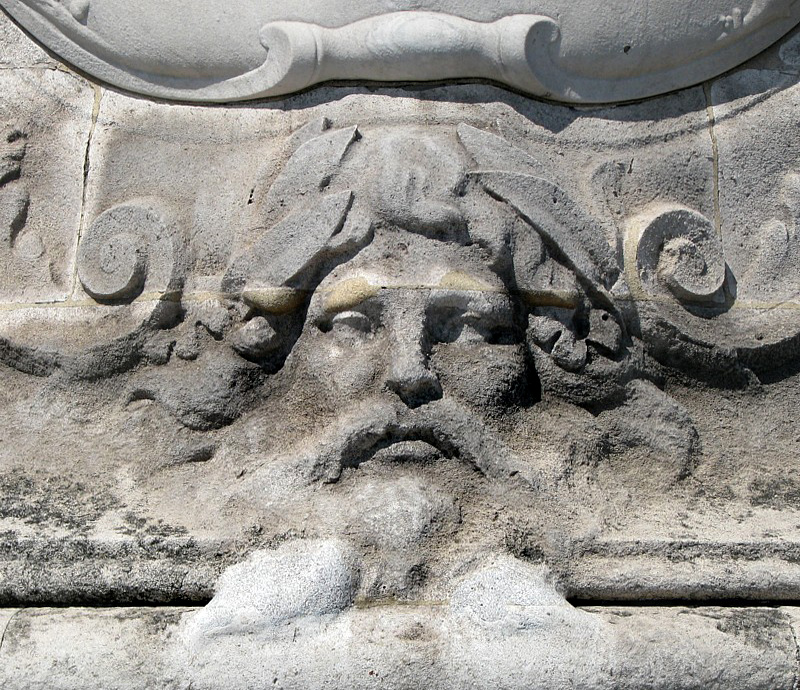 la tte dans le pont Alexandre III