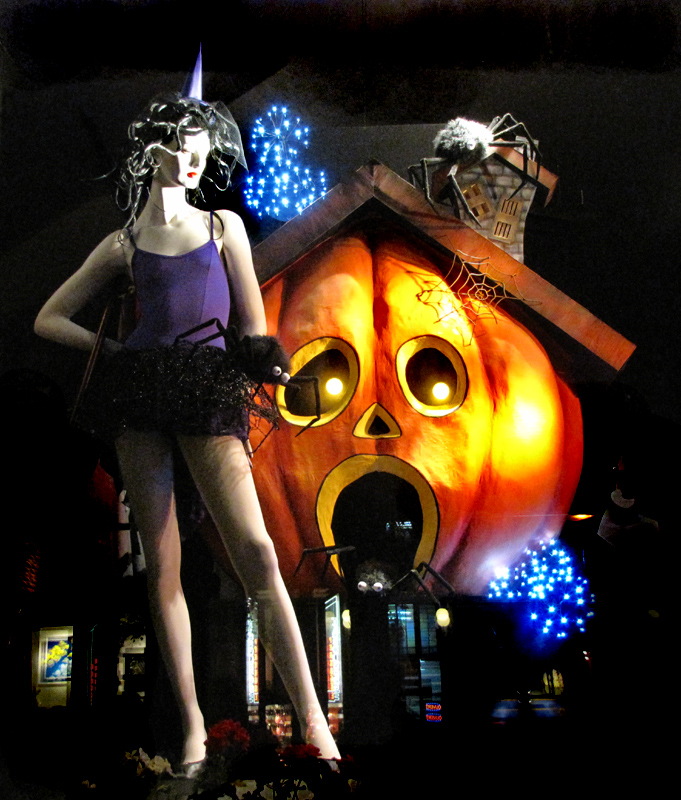 Décor d'Halloween , rue St-Denis