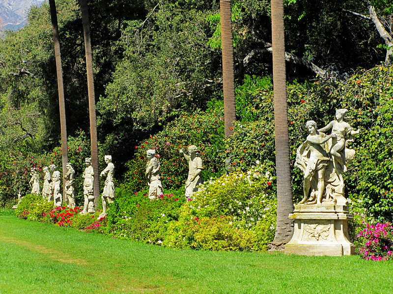 Alle des statues