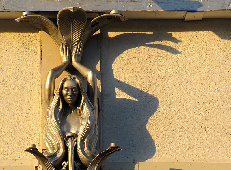 l'ombre du décor