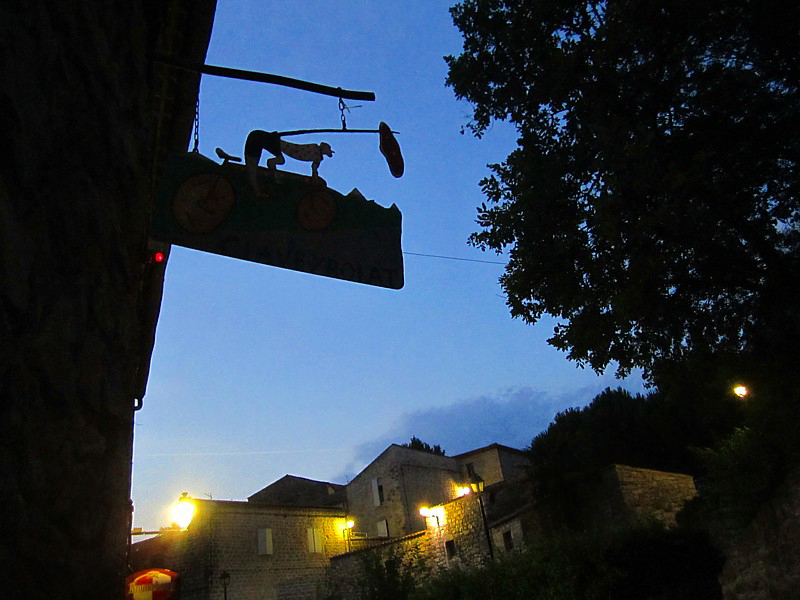 L'enseigne du cordonier, Balazuc
