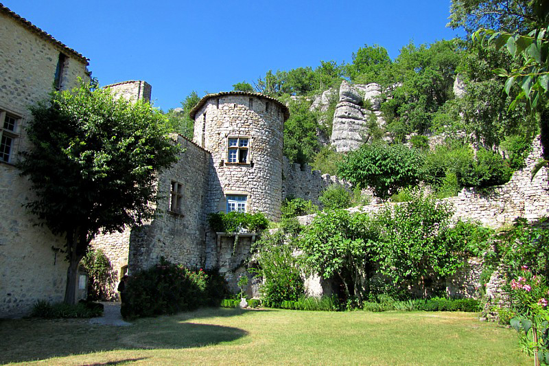 cour gazonne