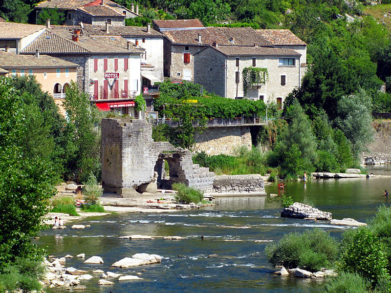 Vgue,  la rivire