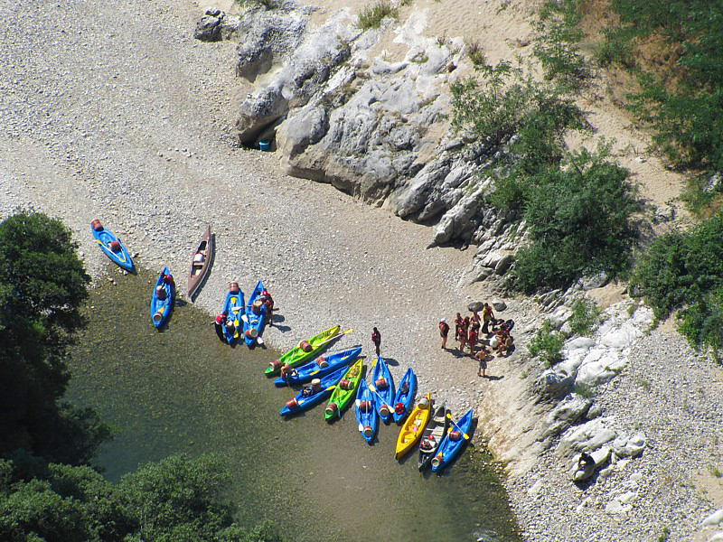 kayaks bleus