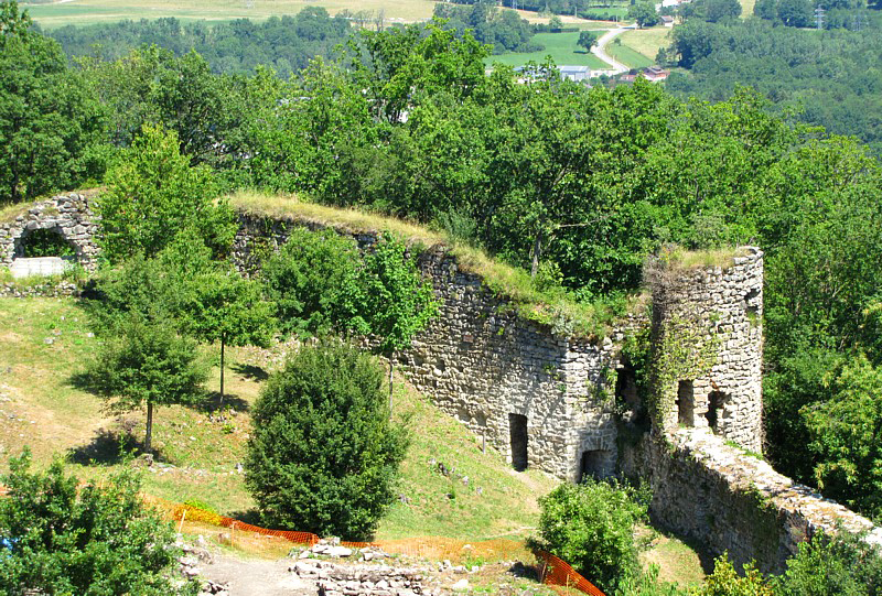 Vers le bas du vieux chteau
