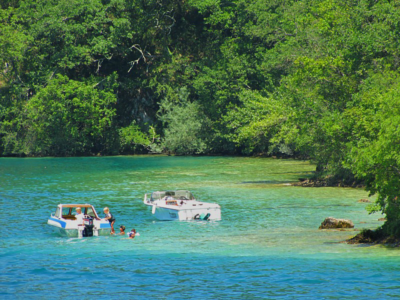 baignade dans la petite anse