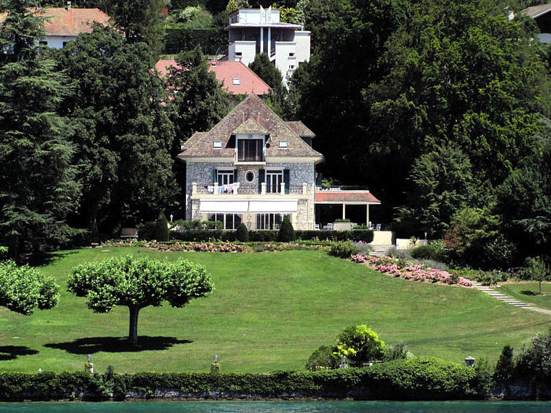 la maison du bord de l'eau