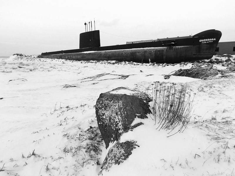 Un sous-marin en noir et blanc