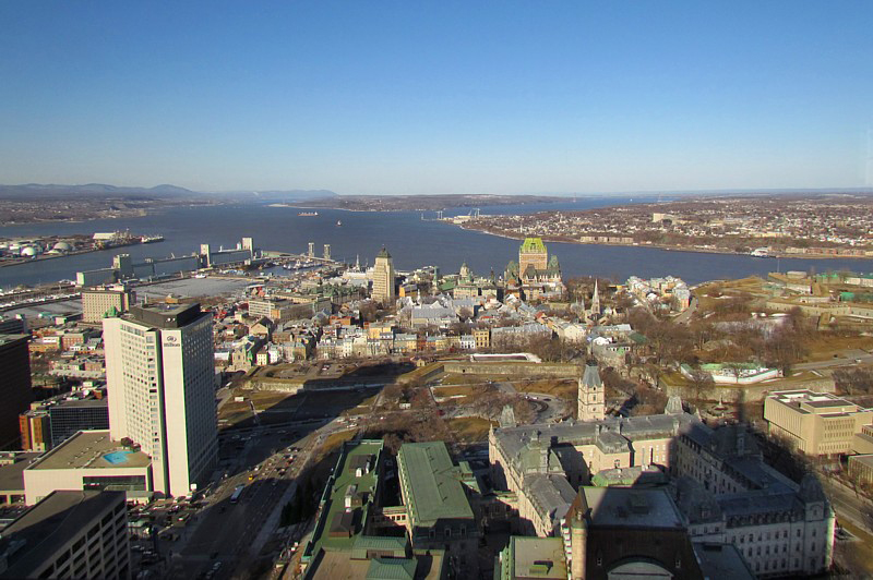 Le vieux Qubec devant l'Ile d'Orlans