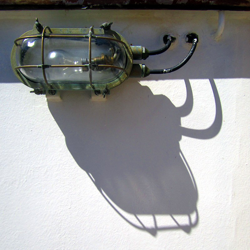 la lampe et l'ombre