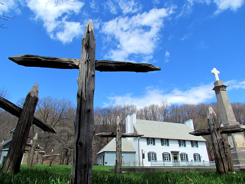 Croix de bois et maison des jsuites