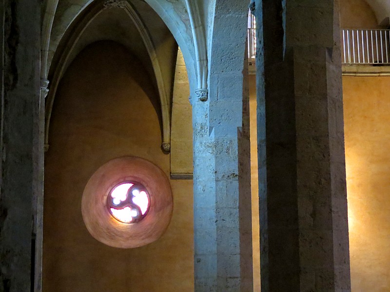 Dans l'église