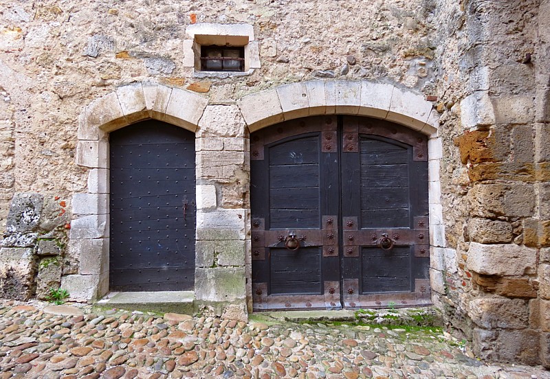 ensemble de portes, Pérouges