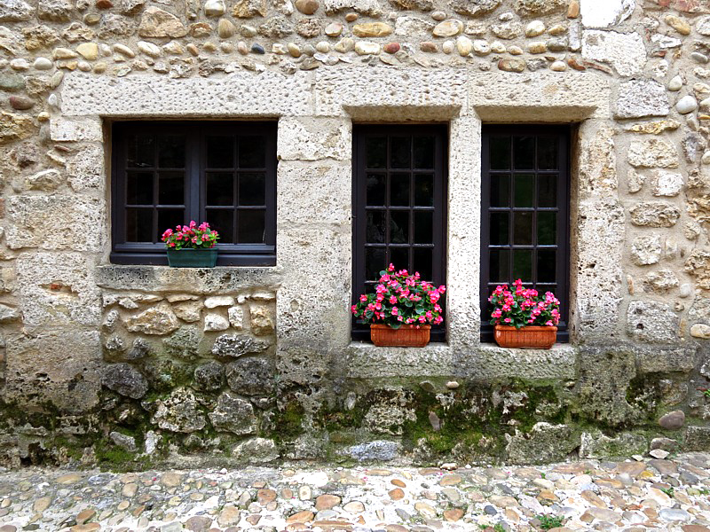 fenêtres fleuries, Pérouges