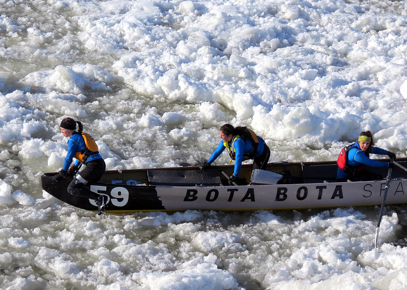 z-Course en canot  glace Carnaval de Qubec 10 fv 2013 360.jpg