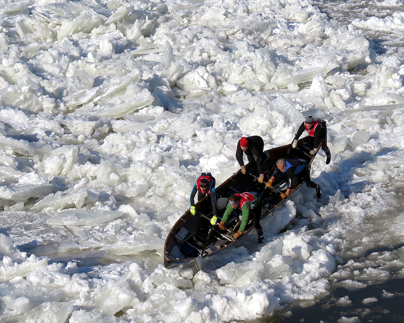 z-Course en canot  glace Carnaval de Qubec 10 fv 2013 122.jpg