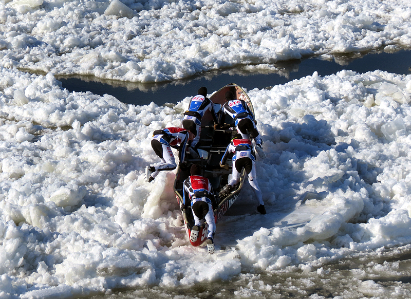 z-Course en canot  glace Carnaval de Qubec 10 fv 2013 145.jpg