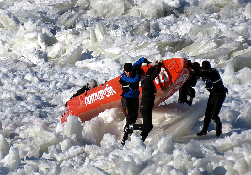 COURSE EN CANOT  GLACE DU CARNAVAL DE QUBEC 10 FVRIER 2013