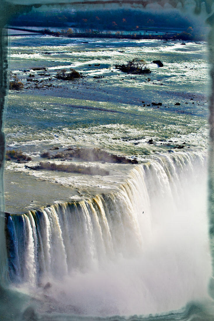 ....and the water wraps itself around it all