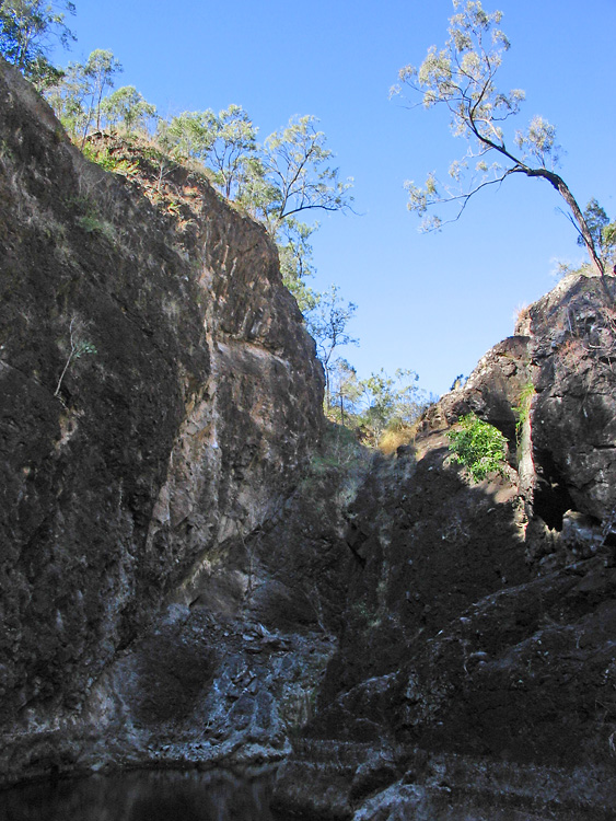 Kinbombi Falls