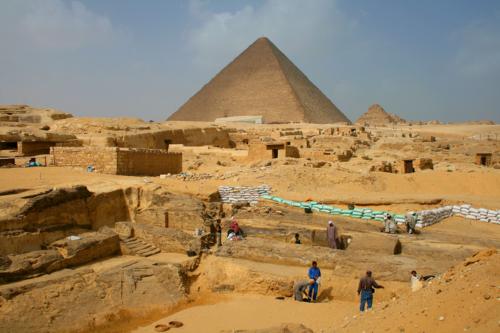 8979 Archeology at Pyramids.jpg