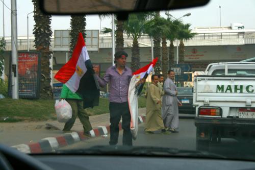 8986 Flag man Cairo.jpg