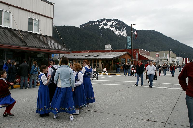 Milling about pre-parade