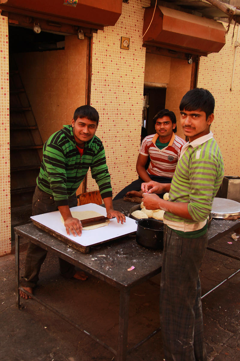 Ahmedabad workers.jpg