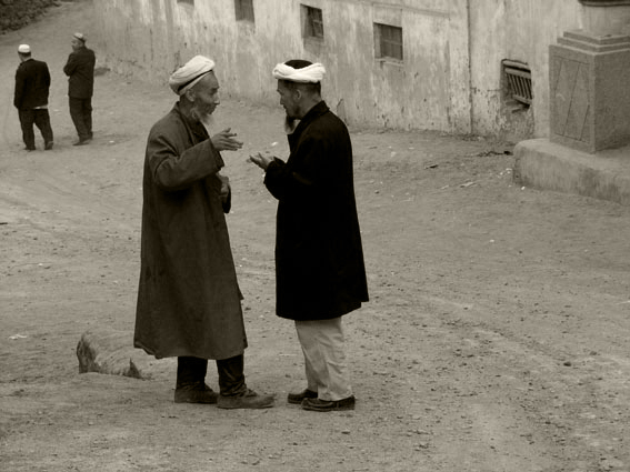 Imams talking