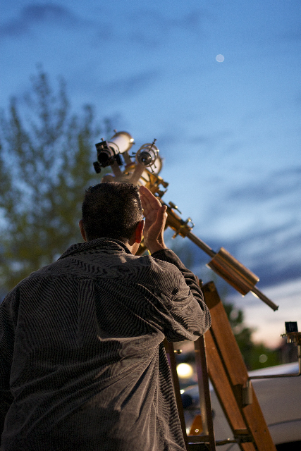 Joe looking at Venus