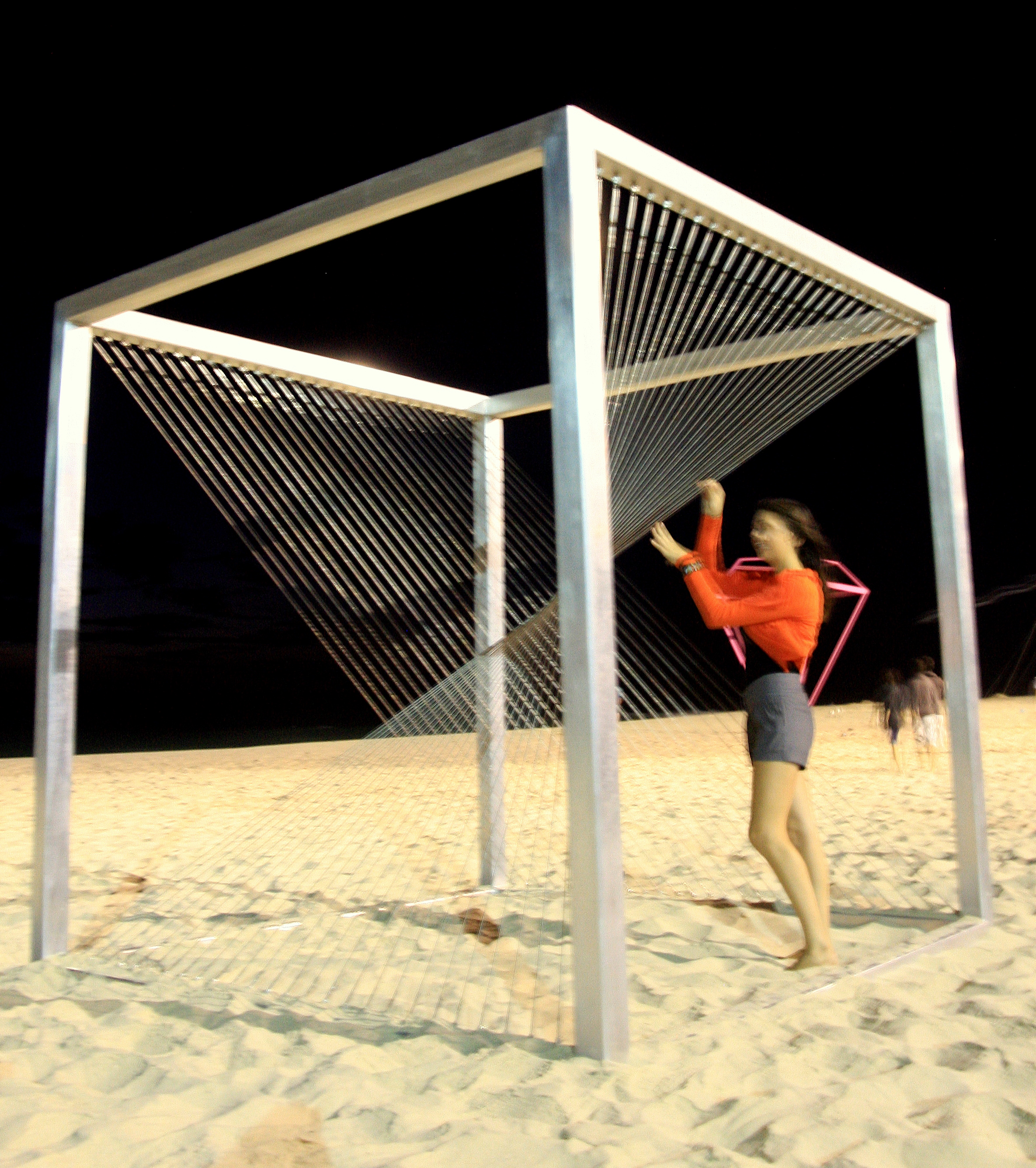 harp player cott beach.jpg