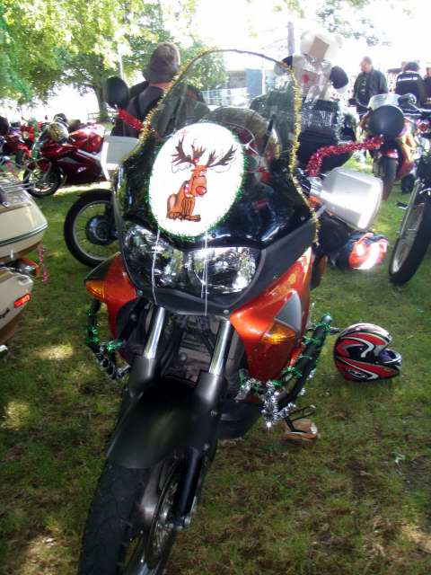 091205 Ulysses Nelson Toy Run 2009  06.JPG