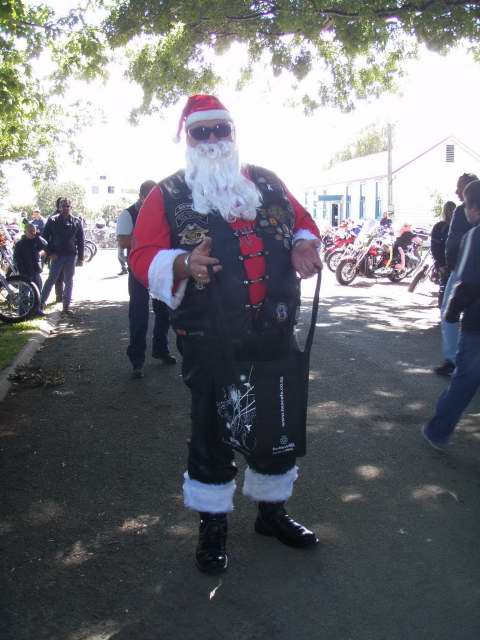 091205 Ulysses Nelson Toy Run 2009  29.JPG