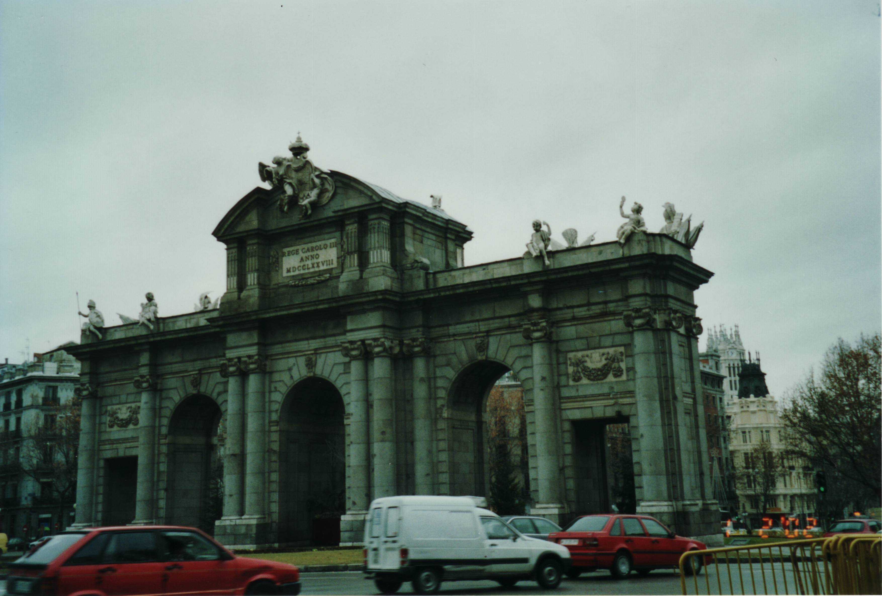 Puerta de Alcal 1