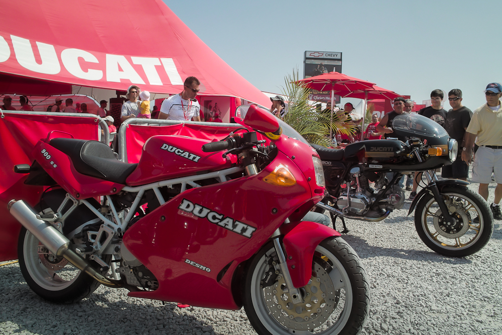 SDIM0214_5_6 - A Pair of Ducati 900SS bikes