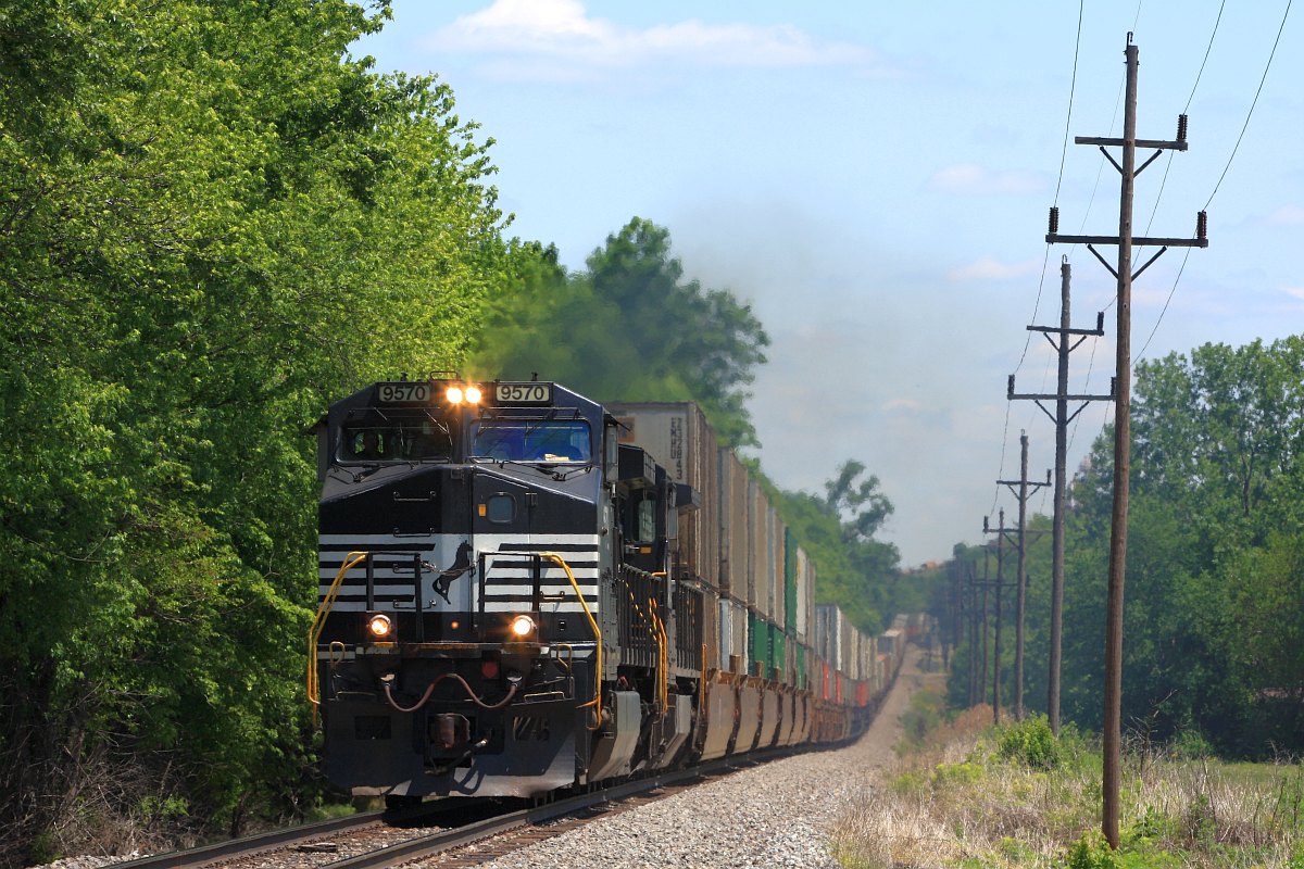 NS 9570 224 Francisco IN 09 May 2010