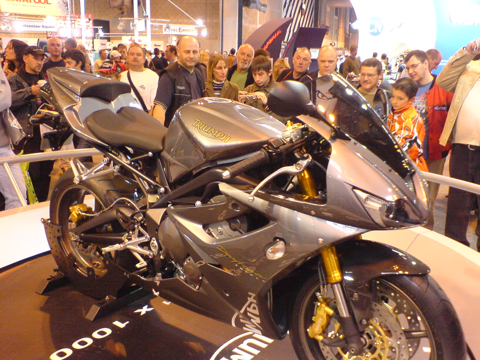 Triumph 675 K750i