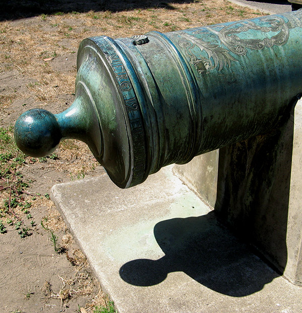 An old-timer, 18th C cannon 7599