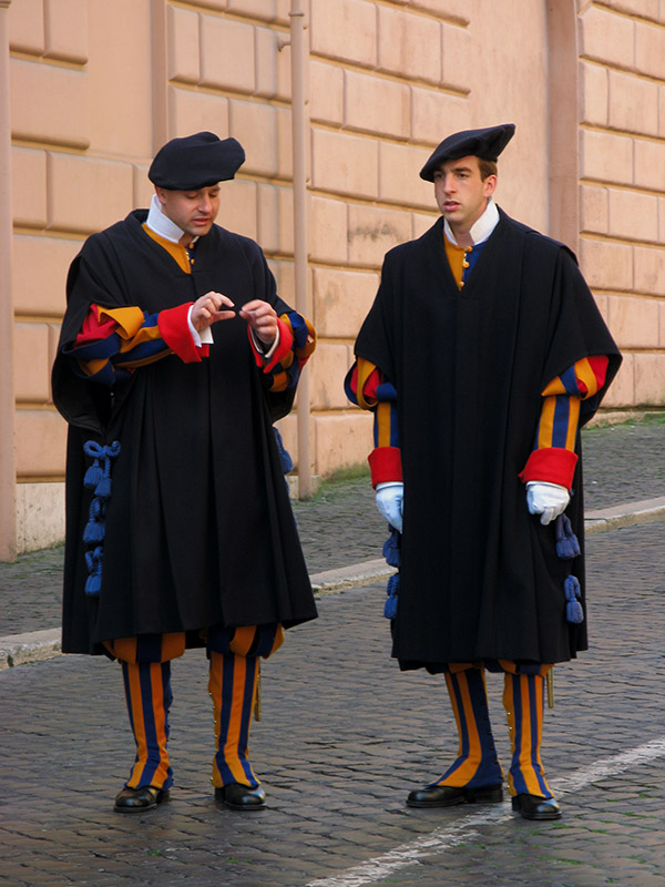 Swiss guards in winter garb7044