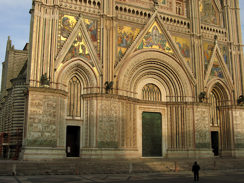 The porch of the Duomo<br />7236