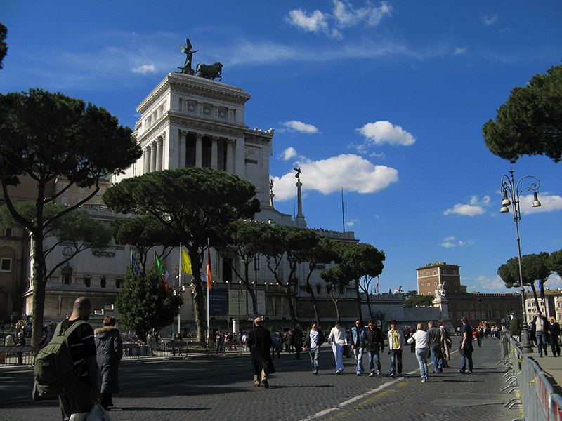 The Vittoriano and Piazza di Venezia0067