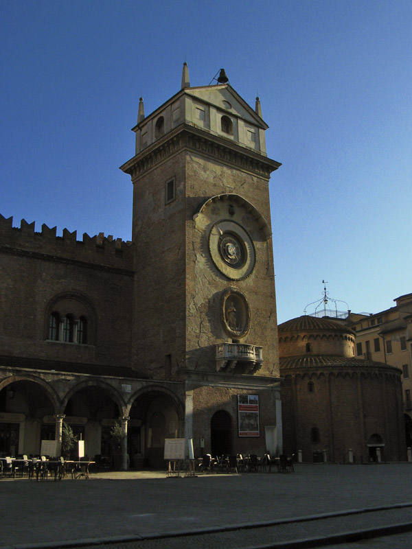 15th Century Clock Tower on Piazza Erbe2824