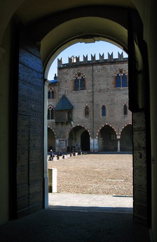 Palazzo Ducale on Piazza Sordello<br />2800
