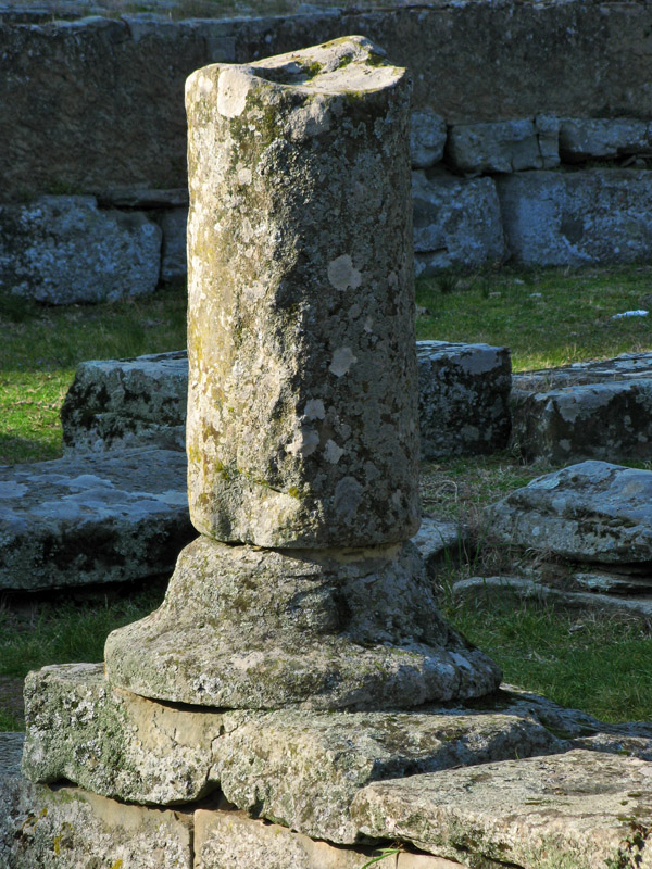 An old Column3835