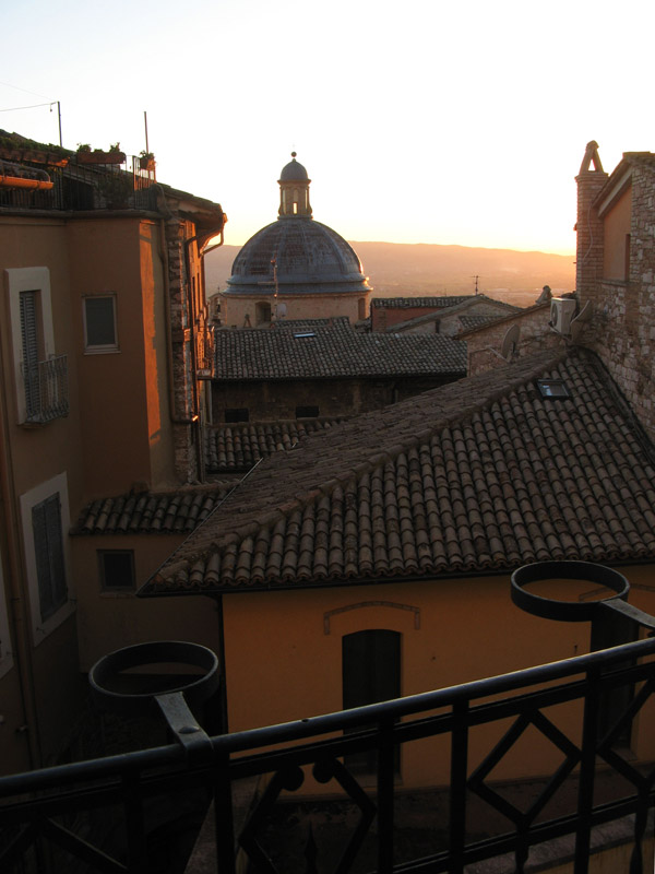 Assisi rooftops and Chiesa Nuova6464